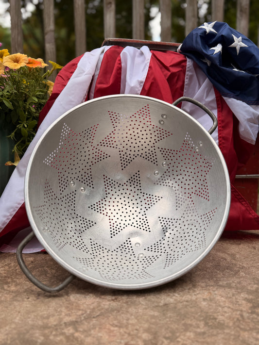 Vintage Buckeye 20-Gauge Star Pattern Aluminum Colander