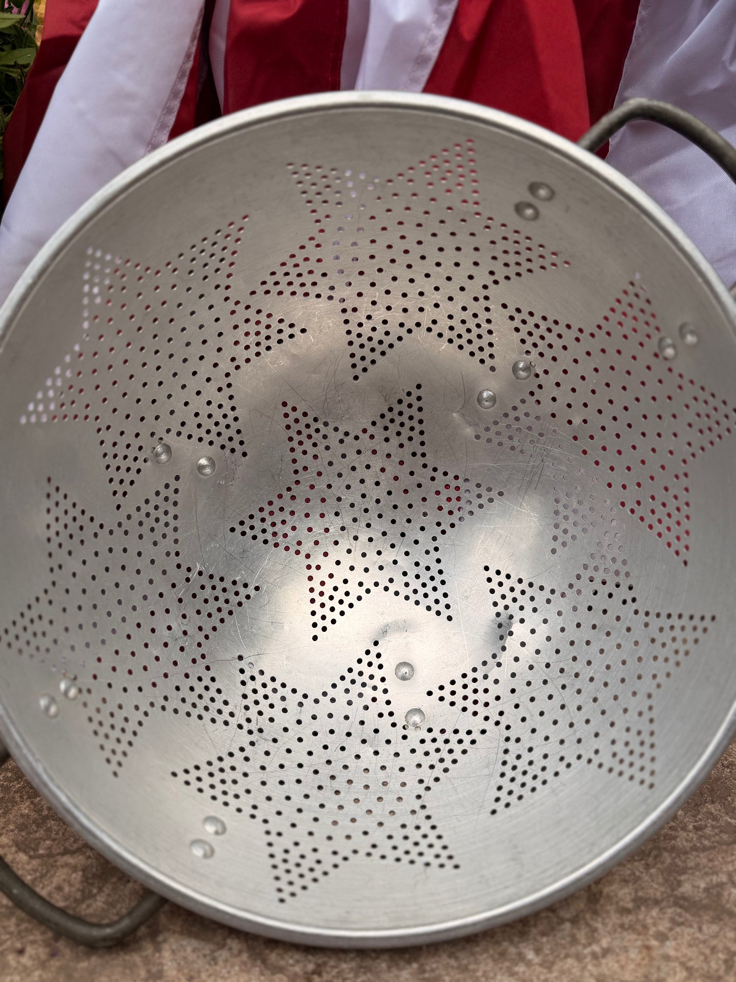 Vintage Buckeye 20-Gauge Star Pattern Aluminum Colander