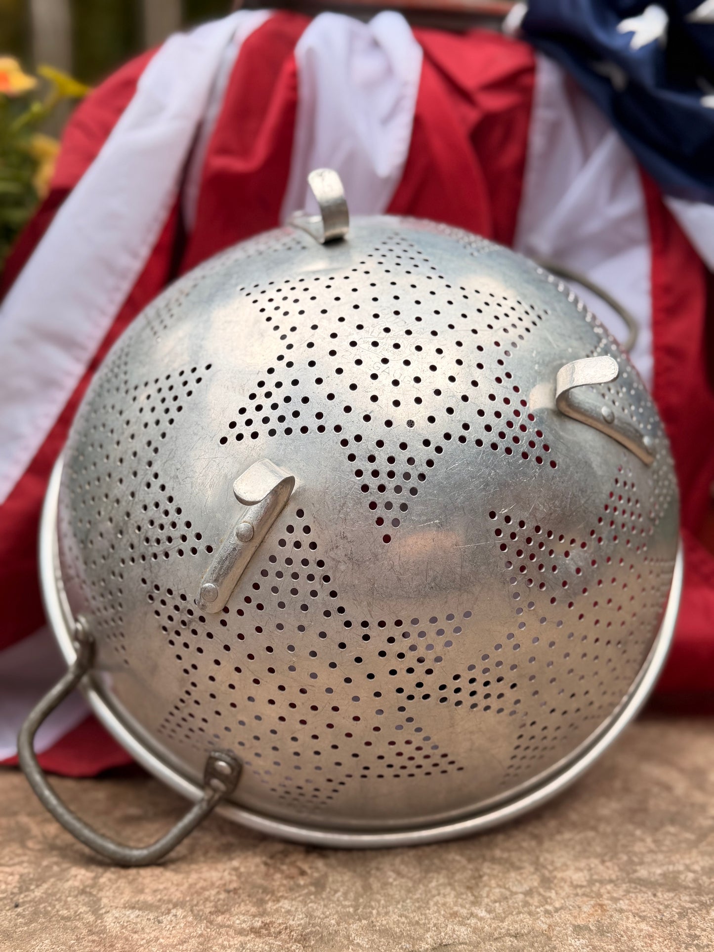 Vintage Buckeye 20-Gauge Star Pattern Aluminum Colander